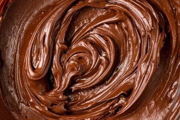 Sabor chocolate vai acabar? Consumidores reclamam e nova lei exige mais cacau