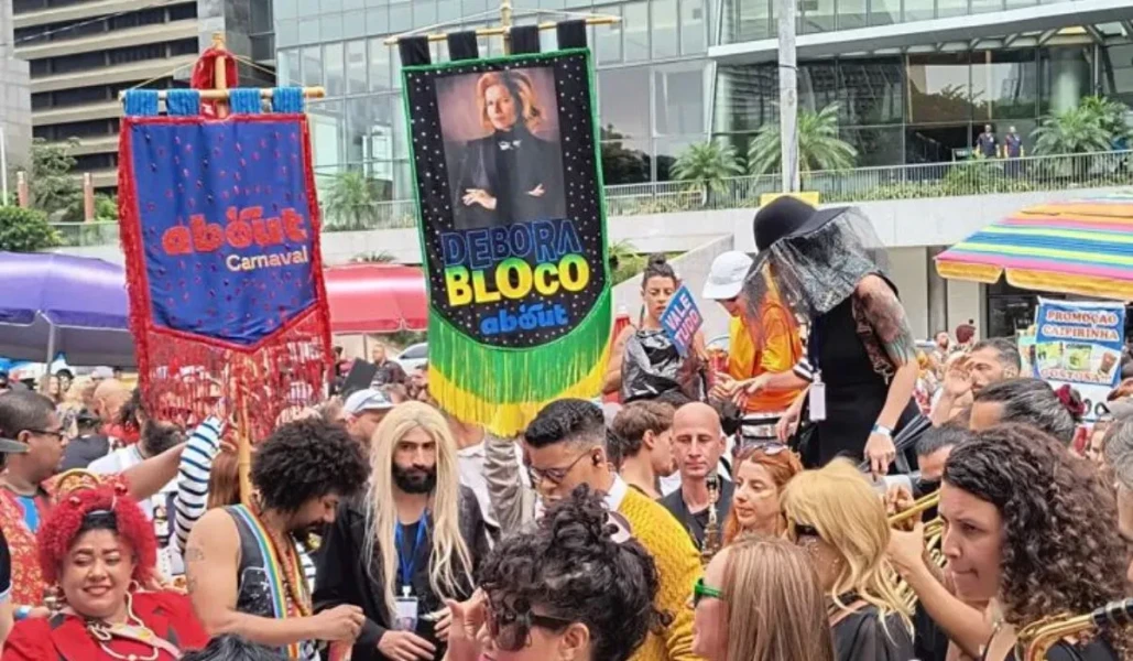 “Débora Bloco” mobiliza foliões em homenagem a “Vale Tudo”