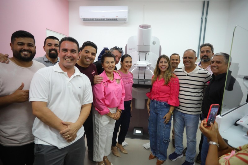 Inauguração da Sala Rosa com mamógrafo pela prefeita Carla Caputi