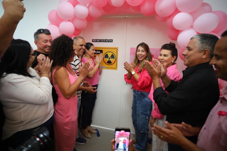 Inauguração da Sala Rosa com mamógrafo pela prefeita Carla Caputi