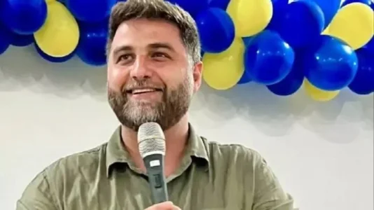 TCE-RJ aprova contas de 2024 do prefeito Wladimir Garotinho por unanimidade