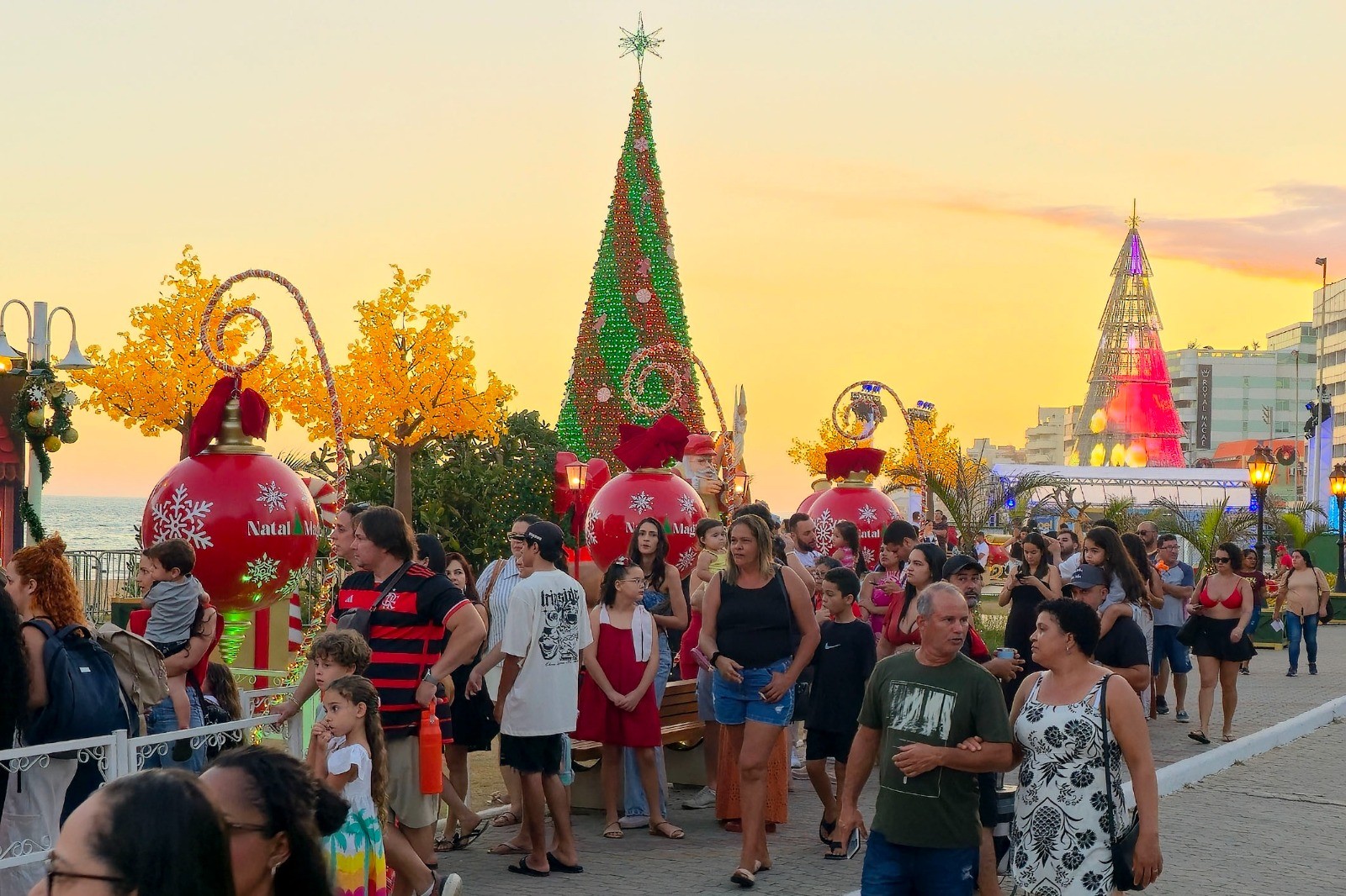 Natal Magia 2025: Vila do Noel ganha atrações e anima famílias em Macaé