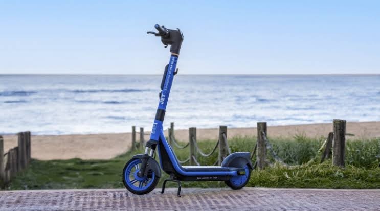 Patinetes elétricos começam fase de testes em Macaé para temporada de fim de ano