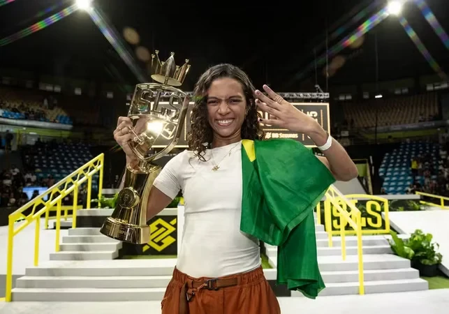 Rayssa Leal se consagra tetracampeã do Super Crown em São Paulo