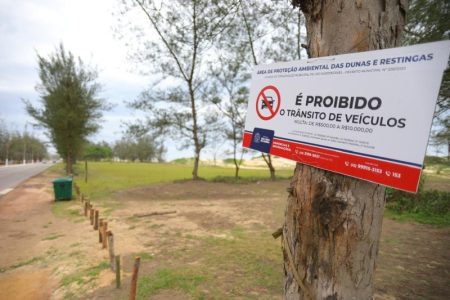 SJB intensifica sinalização contra tráfego de veículos na faixa de areia