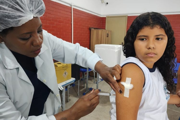Última chance: vacinação contra HPV para jovens de 15 a 19 anos termina este mês