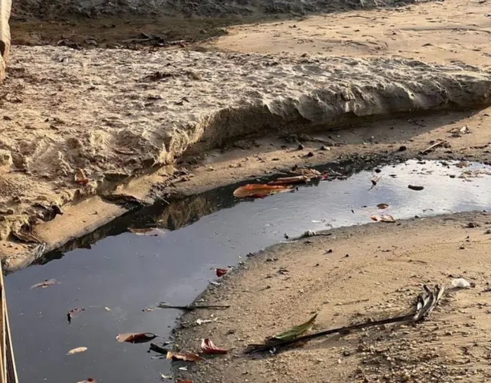 Búzios enfrenta novo episódio de esgoto em praias em plena alta temporada