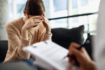 Doenças afastaram mais de 4,1 milhões de trabalhadores no Brasil em 2025