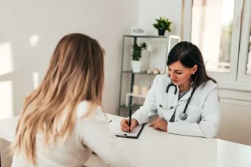Ônibus Rosa levará atendimento à saúde da mulher ao Lagomar, em Macaé