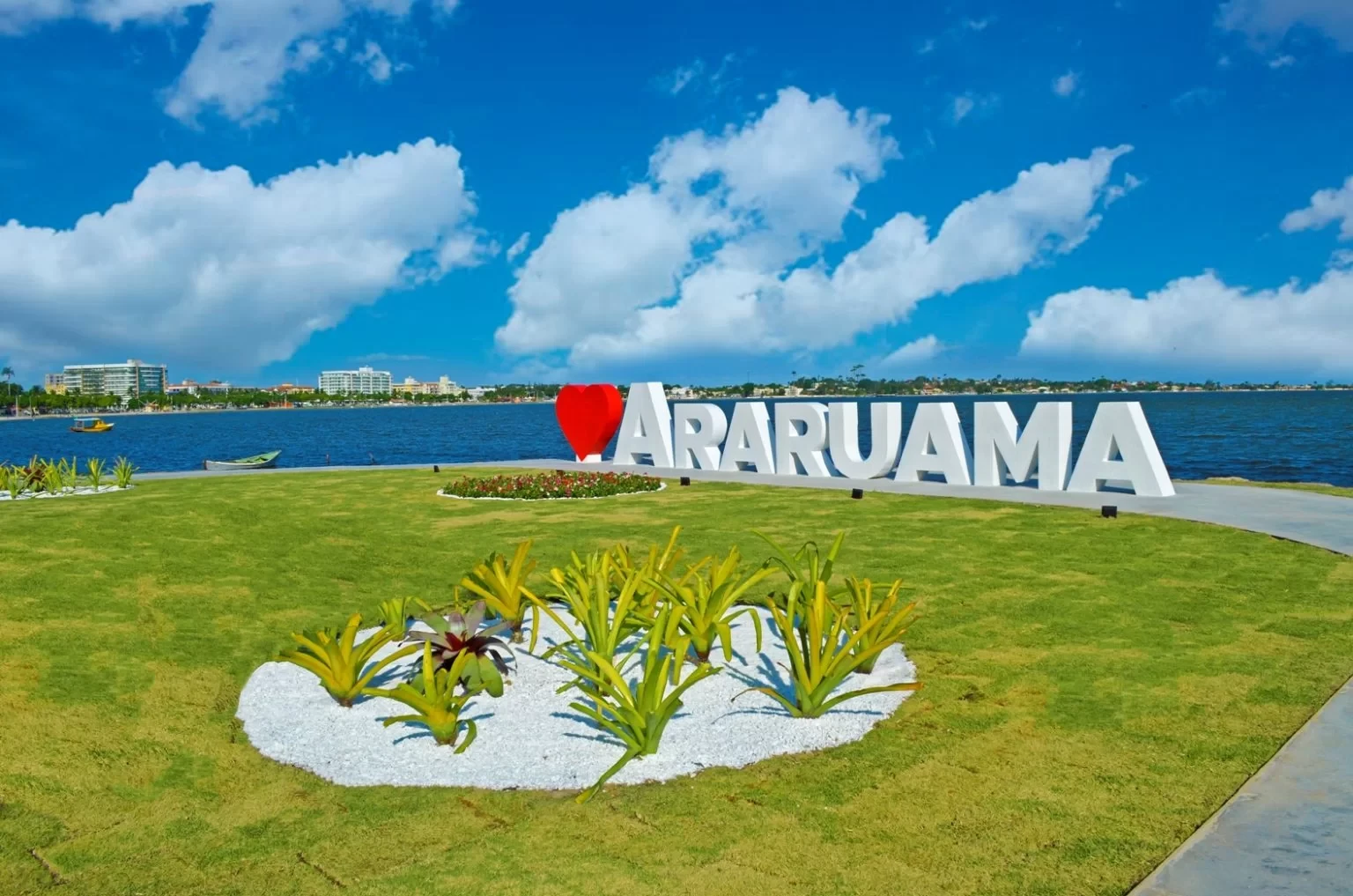 Record Sunset Rio terá quatro dias de shows na orla de Araruama pelos 167 anos