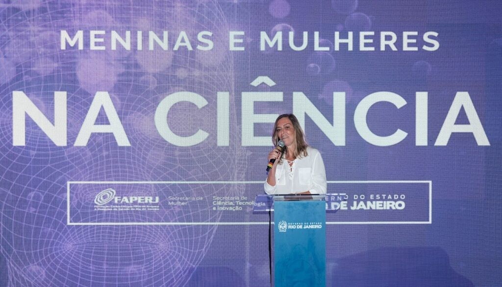 Cientista Tatiana Sampaio é homenageada pela FAPERJ no Palácio Guanabara