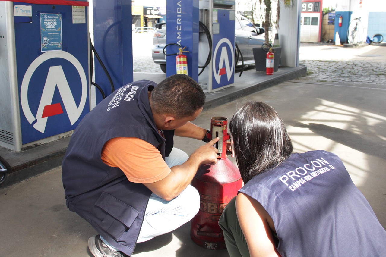 Procon em Campos faz pente-fino em postos de combustÃveis