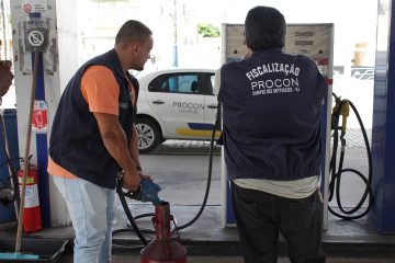 Procon em Campos faz pente-fino em postos de combustíveis