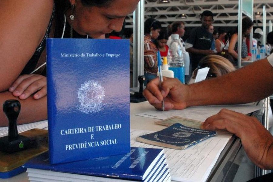 Macaé, Campos e região somam mais de 2 mil vagas de emprego