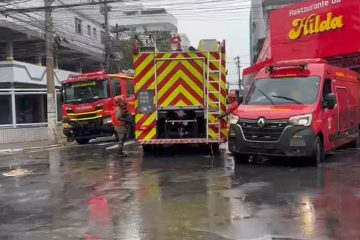 Mulher é resgatada após quatro horas sob escombros em Cabo Frio