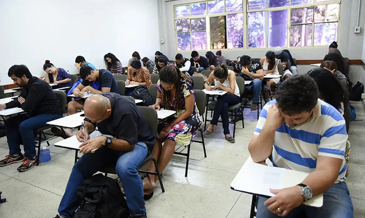 Bom Jesus do Itabapoana abre processo seletivo com 34 vagas