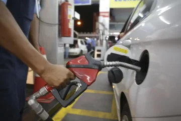 Diesel sobe R$ 0,38 e gasolina já passa de R$ 7 no interior do RJ