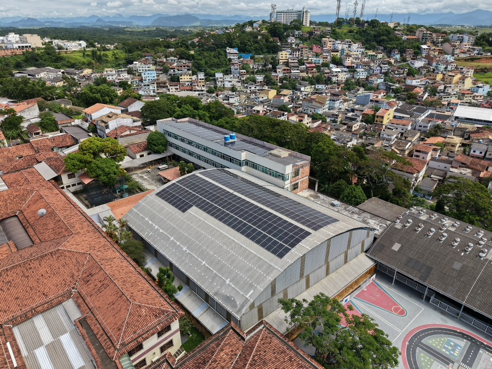 Energia limpa e engajamento coletivo impulsionam agenda sustentável do Colégio Castelo