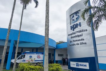 Hospital de Macaé completa 22 anos com entrega de ambulâncias