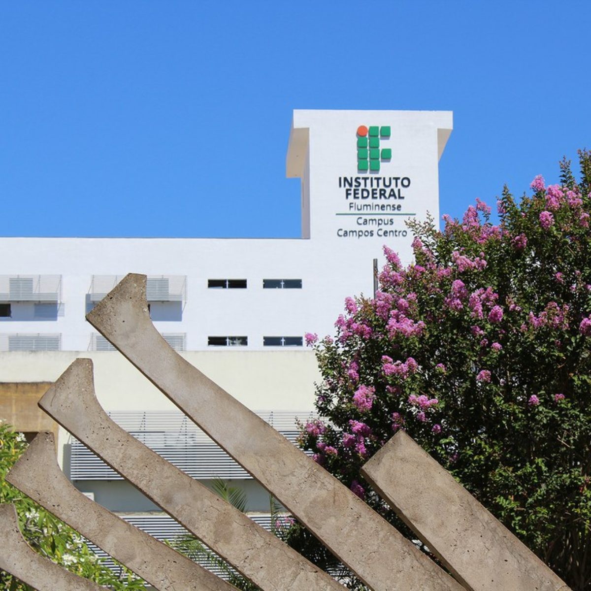 IFF tem 233 vagas para cursos gratuitos de idiomas em Campos e Maricá