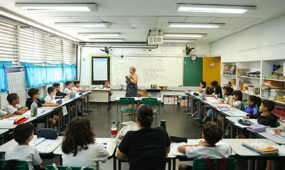Prefeitura de Teresópolis convoca professores de processo seletivo