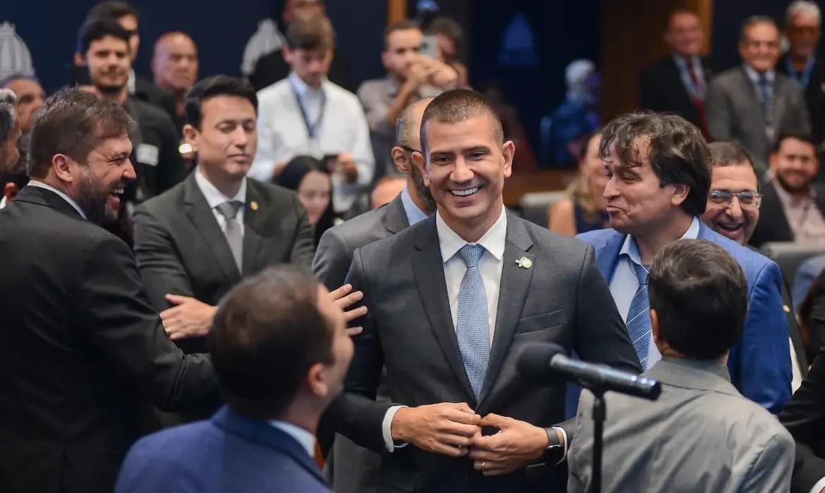 Alerj aciona STF para que Douglas Ruas assuma governo do Rio