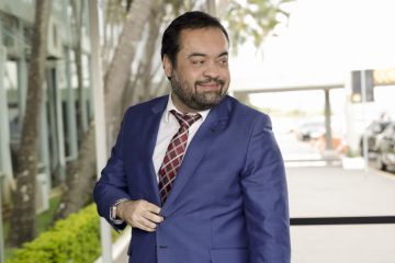 Após a renúncia, Claudio Castro recebe R$ 140mil de indenização do governo do RJ