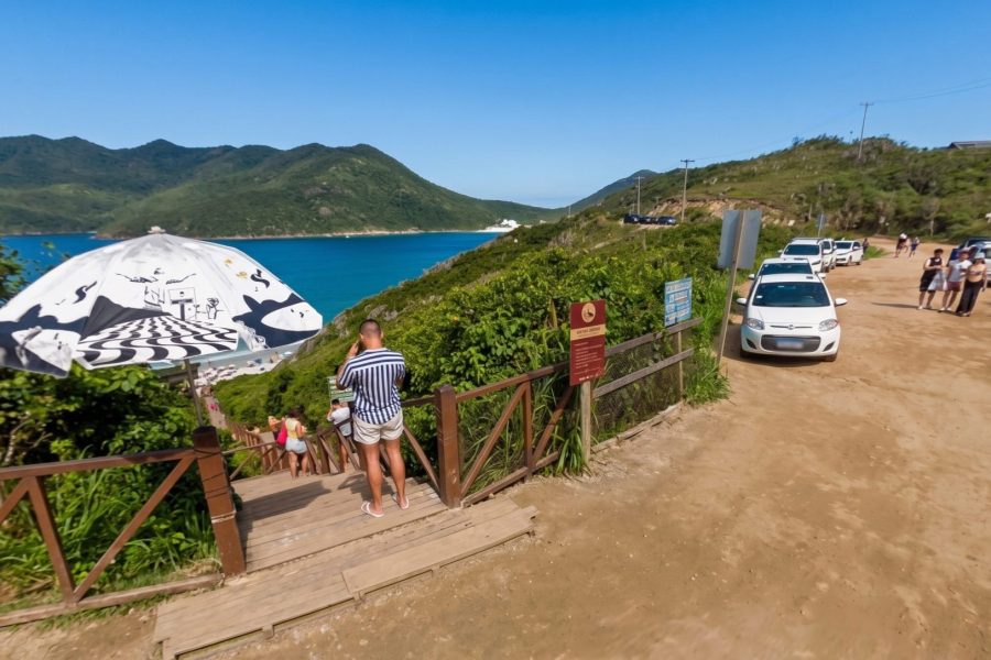 Arraial do Cabo proíbe carros e muda acesso ao Pontal do Atalaia