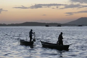 Defeso do camarão começa na Laguna de Araruama