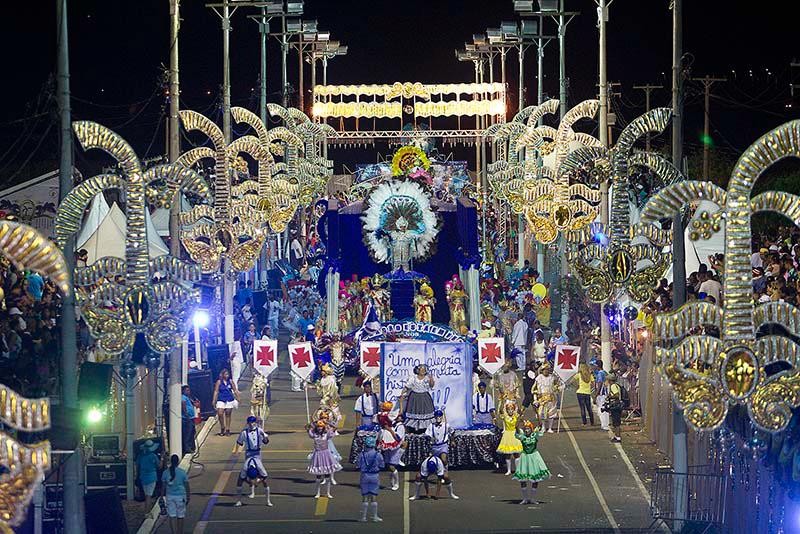 Desfiles e tradição marcam início do carnaval fora de época em Macaé