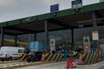 Funcionária de pedágio leva tapas de motorista em Guarapari após confusão