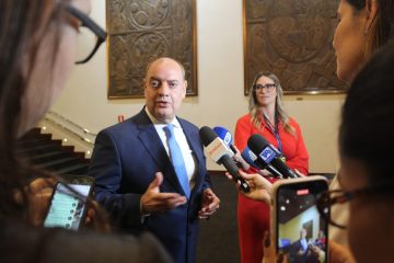 Governador interino do RJ, Ricardo Couto recebeu R$ 192 mil em viagens oficiais