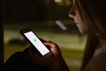 Governo impõe regras à Meta e mantém WhatsApp com classificação indicativa