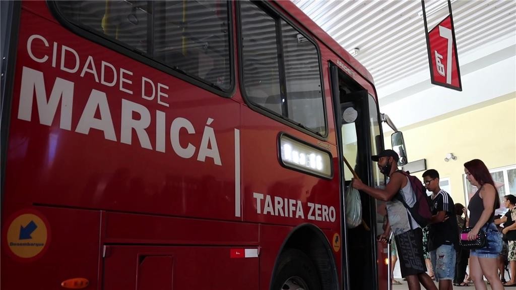 Maricá aposta em ônibus com tarifa zero e vira símbolo de mobilidade no Brasil