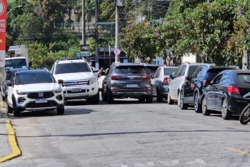 Mudanças no trânsito alteram estacionamento em ruas de Teresópolis