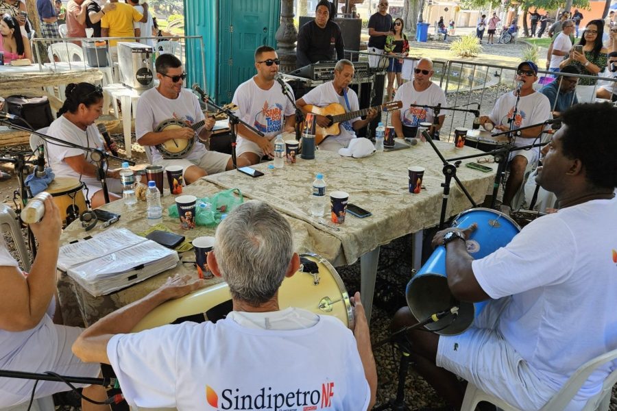 Sindicato dos Petroleiros promove atos com samba no Dia do Trabalhador