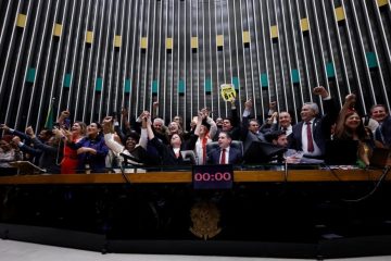 Câmara aprova a PEC pelo fim da escala 6x1 que segue para o Senado; saiba o que pode mudar