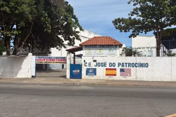 Diretora é agredida por aluna dentro de escola estadual em Campos
