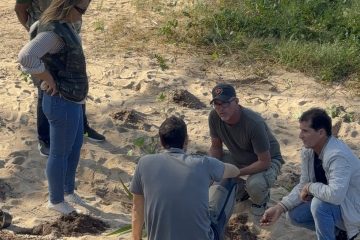 Macaé inicia nova etapa de recuperação da restinga na Praia do Pecado