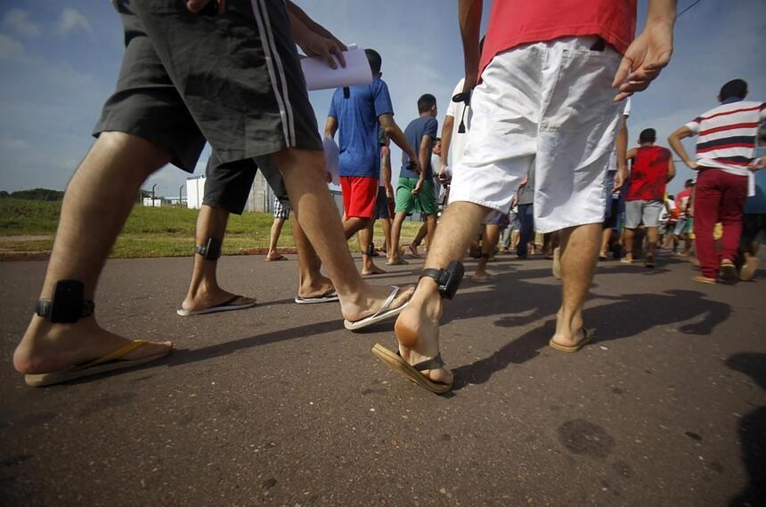 Mais de 1,5 mil presos deixam presídios do RJ na saidinha do Dia das Mães