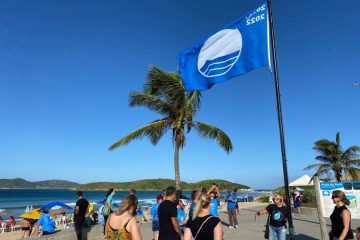 Programa Bandeira Azul nega perda de certificação em praias de Cabo Frio