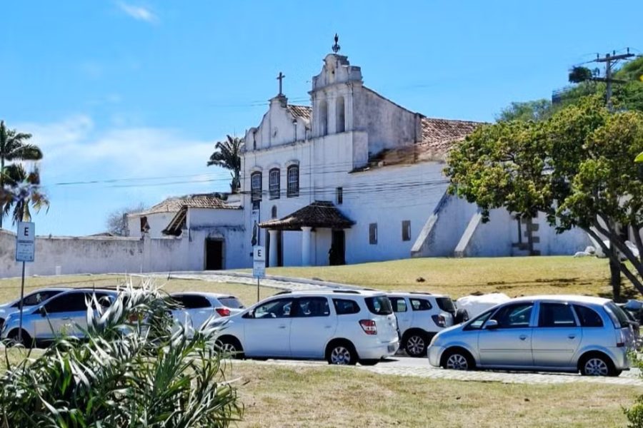 Projeto literário leva leitura e música ao Mart, em Cabo Frio