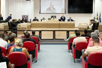 Vereadores de Macaé vão fiscalizar retirada de óleo e gás de rebocador encalhado