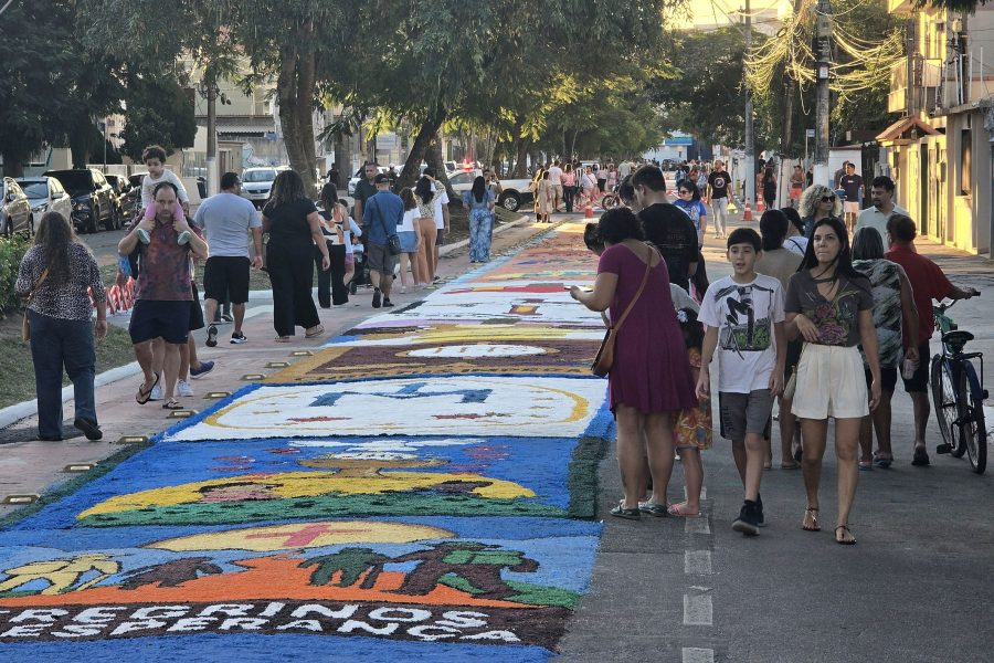 Macaé prepara tapetes de sal e grande celebração para Corpus Christi