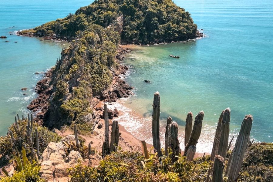Búzios mantém interditado acesso à Praia do Pai Vitório para obras