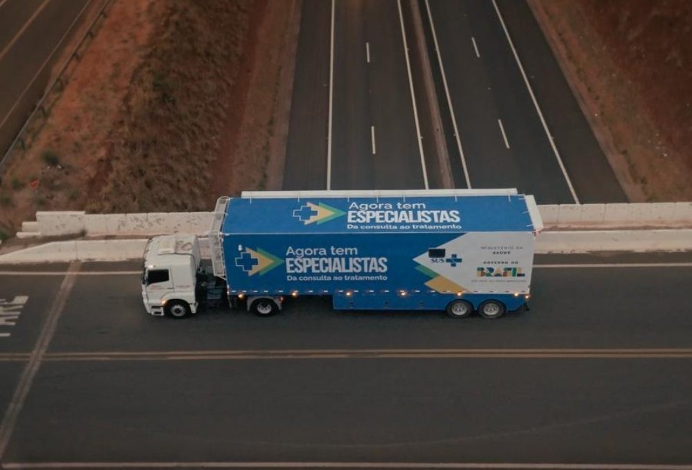 Carreta "Agora Tem Especialistas" traz exames de imagem para Cardoso Moreira