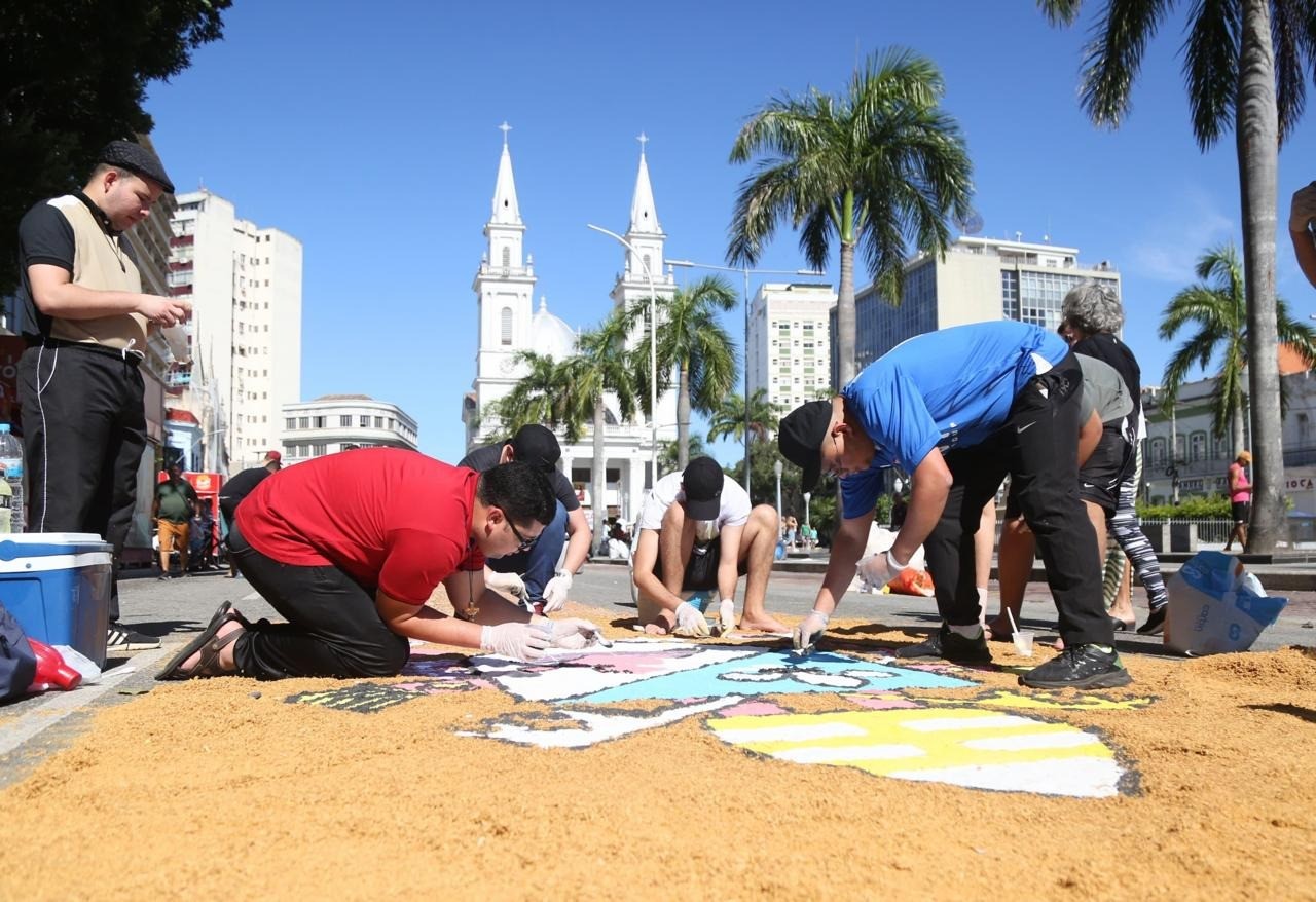 Cidades do Rio de Janeiro mantêm a tradição de Corpus Christi, agora feriado estadual