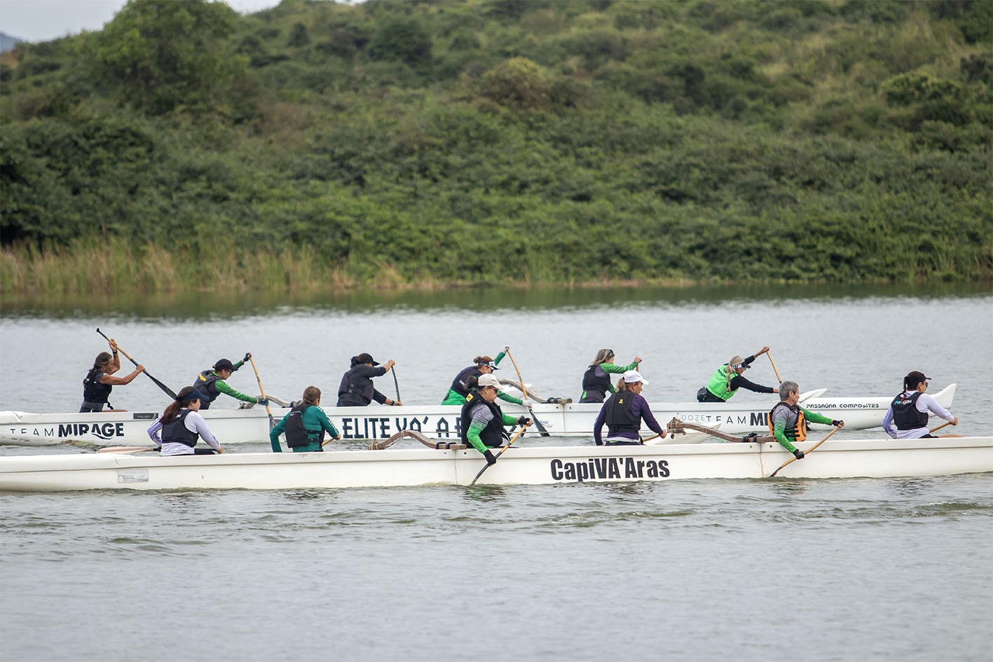 Competição de canoa havaiana reuniu 400 atletas na Lagoa de Imboassica em Macaé