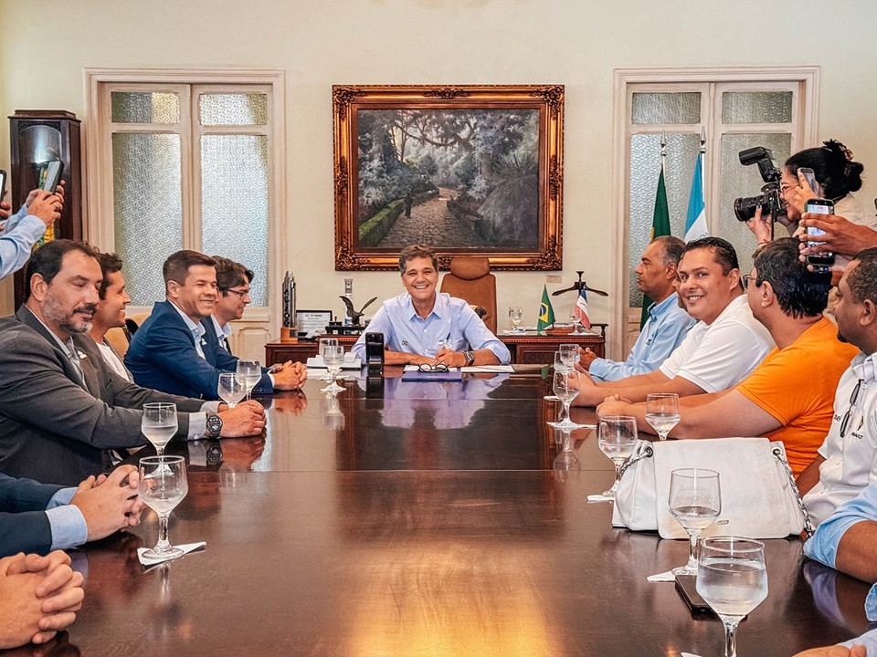 Espírito Santo zera ICMS de carros elétricos e híbridos, para motoristas de app e taxi