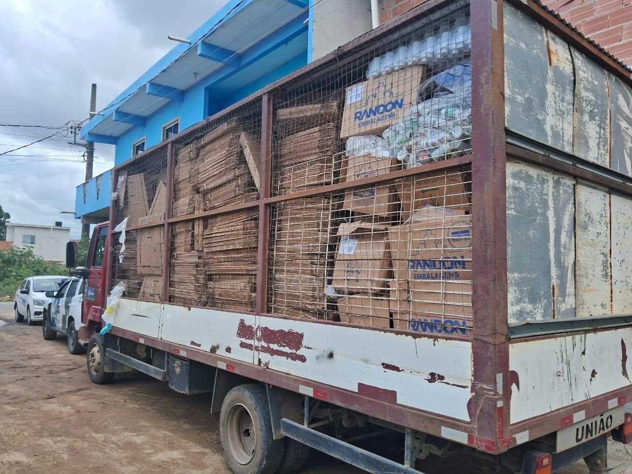 Fábrica de suplementos é interditada e toneladas de produtos são apreendidas em Itapemirim